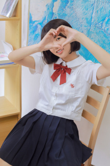 丰满迷人的老师少妇